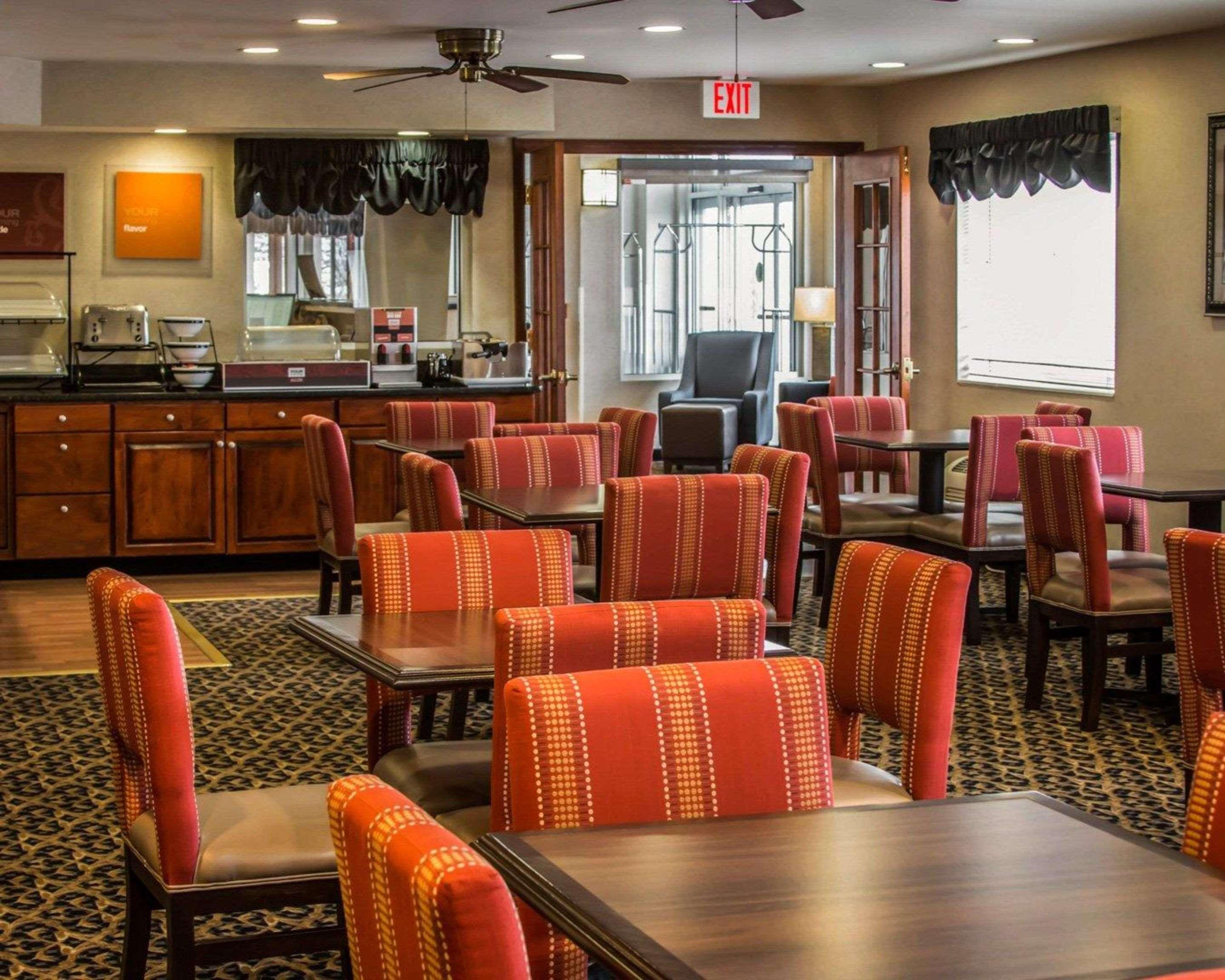 Comfort Inn & Suites Dimondale - Lansing Buitenkant foto